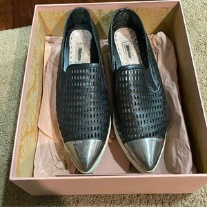 Miu Miu Black pointed platform shoes. 8.5 US